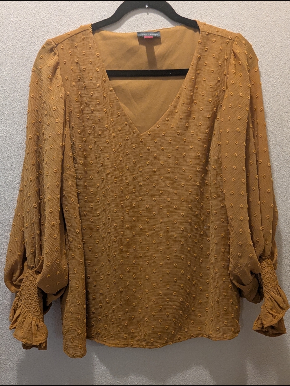 NWT Vince Camuto Mustard Textured Dot V-Neck Blouse Size S